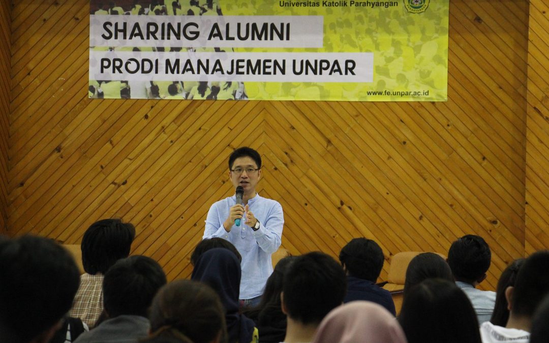 Sharing Knowledge and Experience in the Alumni Sharing Session